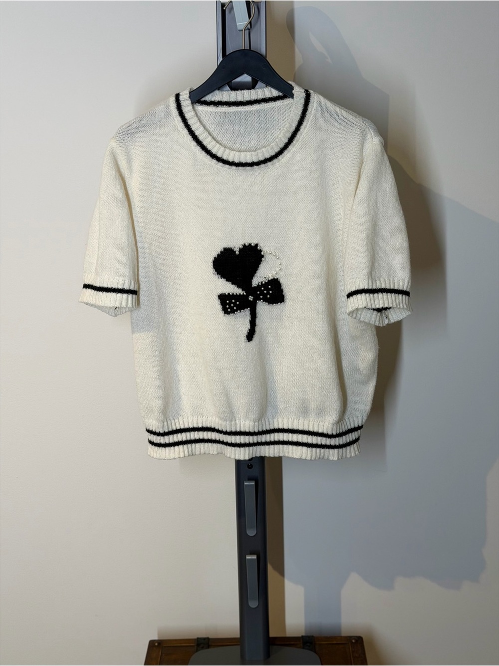 Women’s Cream Short-Sleeve Sweater with Black Clover Detail